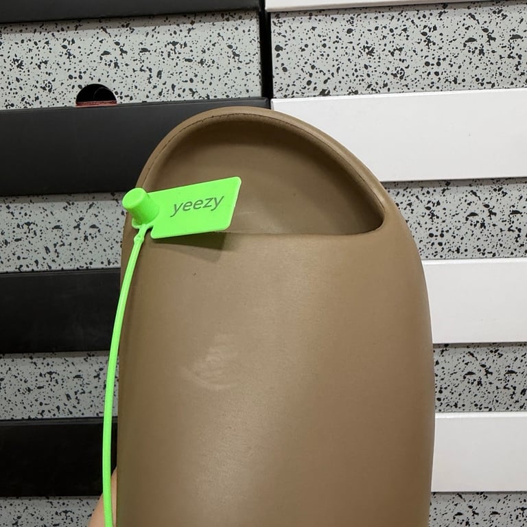Yeezy Slide Core - 7