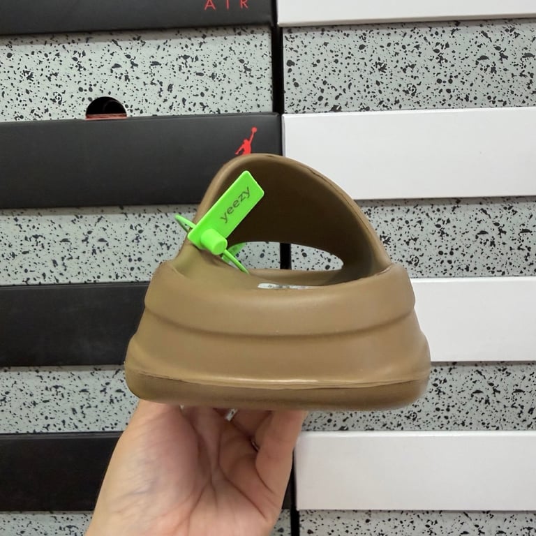 Yeezy Slide Core - 8