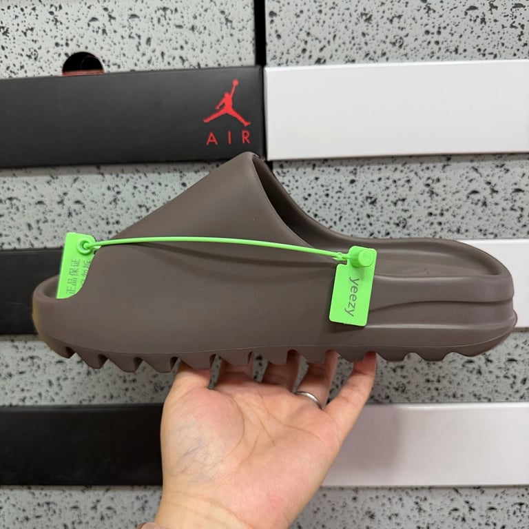 Yeezy Slide Soot G55495 - 2