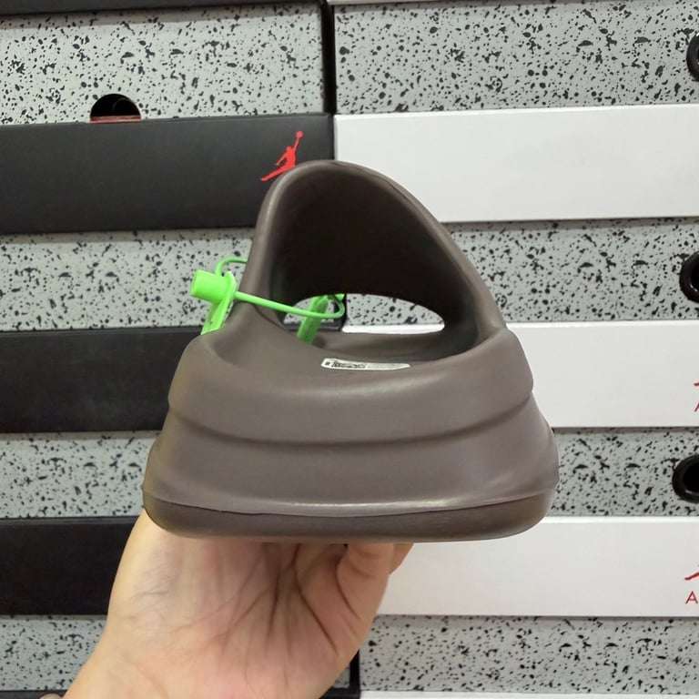 Yeezy Slide Soot G55495 - 8