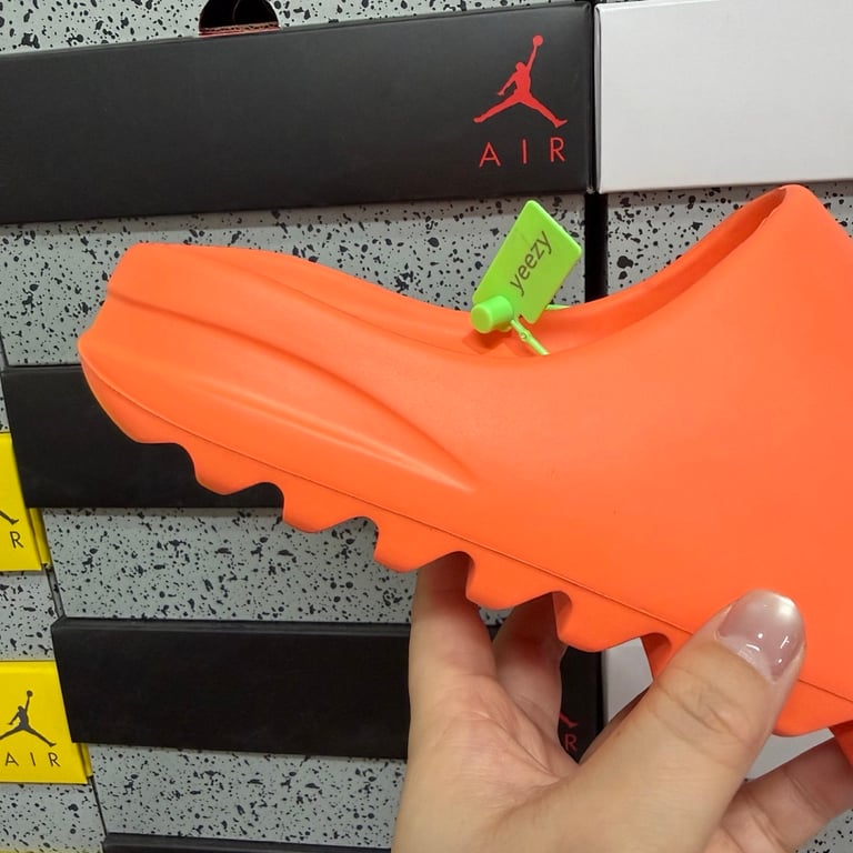 Yeezy Slide Enflame Orange - 4