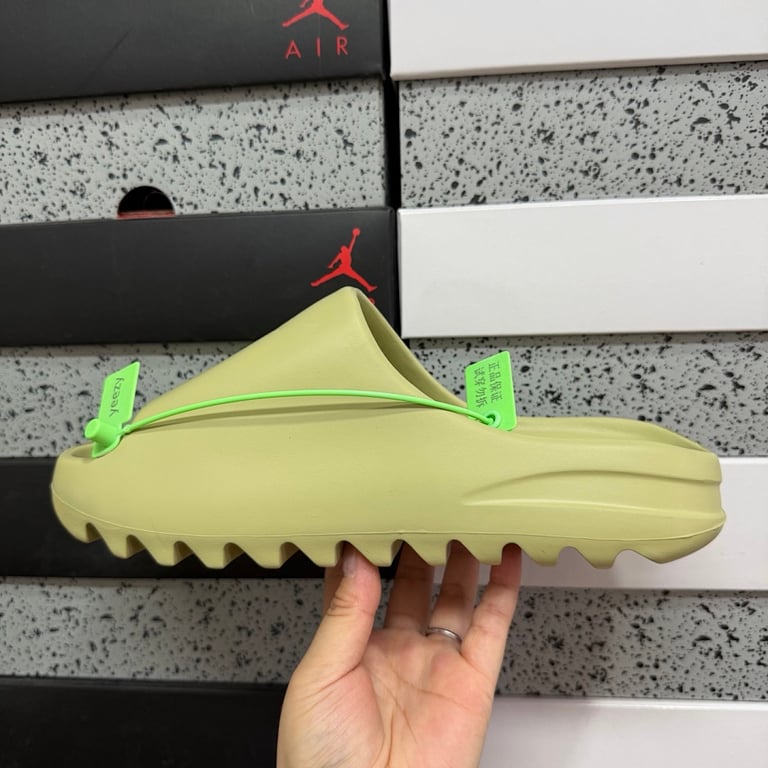 Yeezy Slide Resin FX0494 - 2