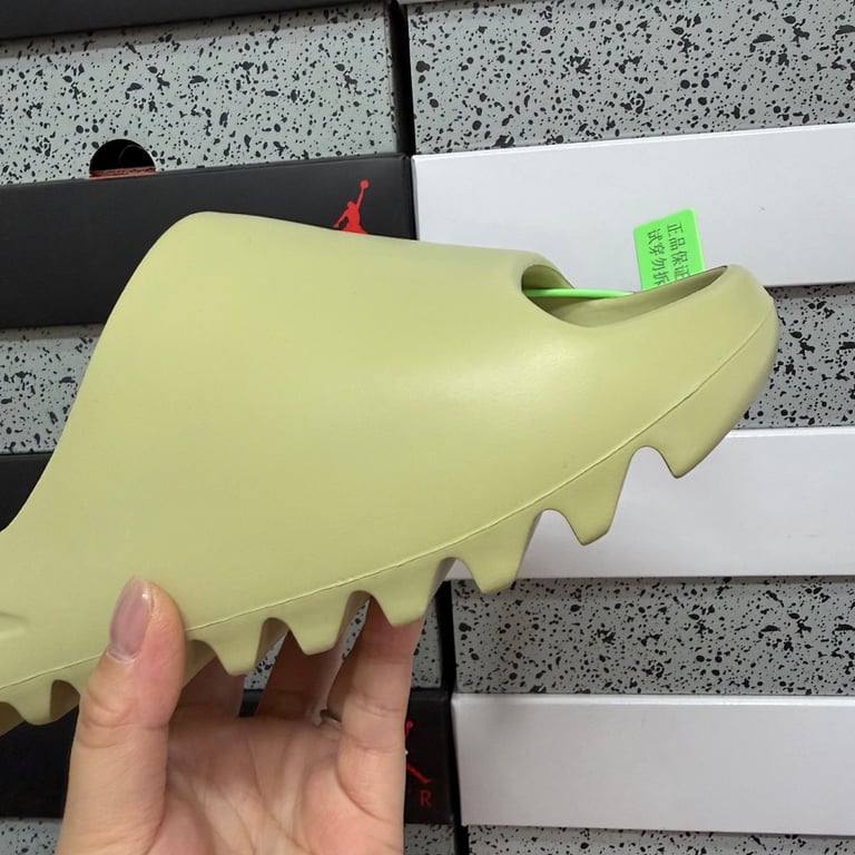 Yeezy Slide Resin FX0494 - 5