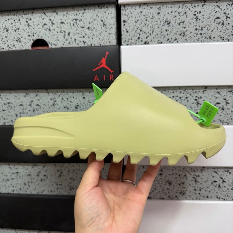 Yeezy Slide Resin FX0494 - 9