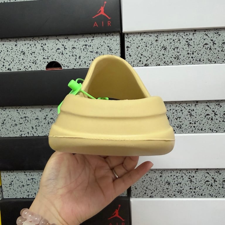 Yeezy Slide Sand FW6344 - 8