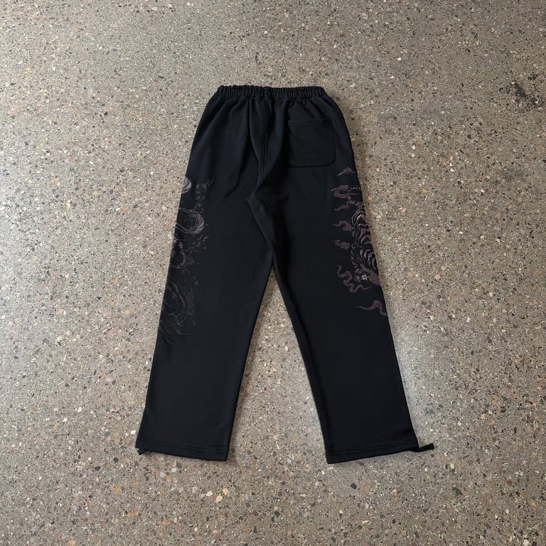 Derschutze Embroidered Dragon Sweatpants Black - 18