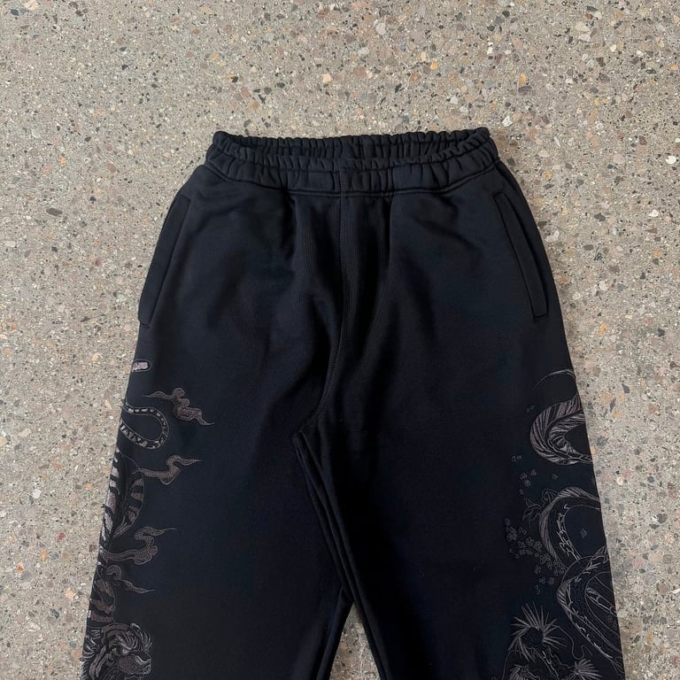 Derschutze Embroidered Dragon Sweatpants Black - 6