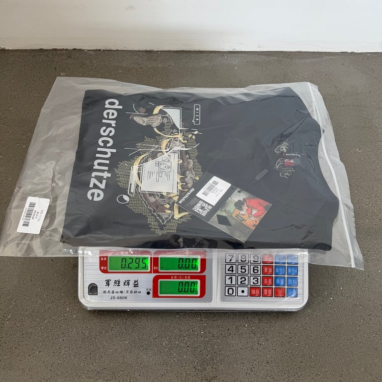 Derschutze Graphic Art T-Shirt - 2