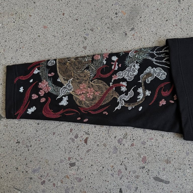 Derschutze Dragon & Tiger Embroidered Hoodie Black - 27
