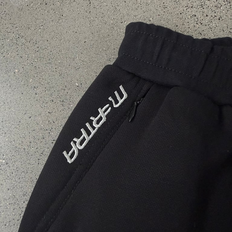 Mertra Butterfly Logo Shorts Black - 9