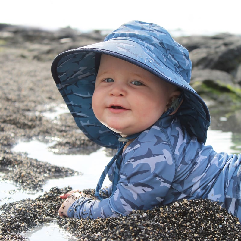Jan & Jul Gro-with-me Aqua Dry Adventure Hat - Shark/Navy Trim Jan & Jul Gro-with-me Aqua Dry Adventure Hat - Shark/Navy Trim