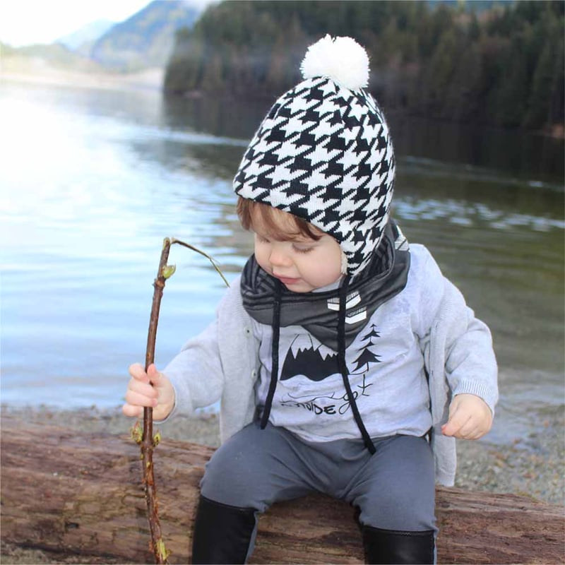 Kids Knit Winter Earflap Hats | Houndstooth