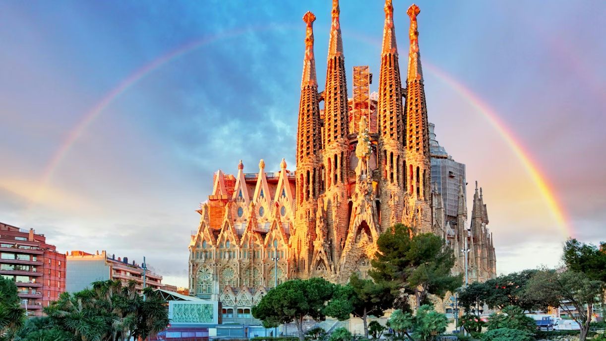 Barcelona: Hidden Gems Near Sagrada Familia