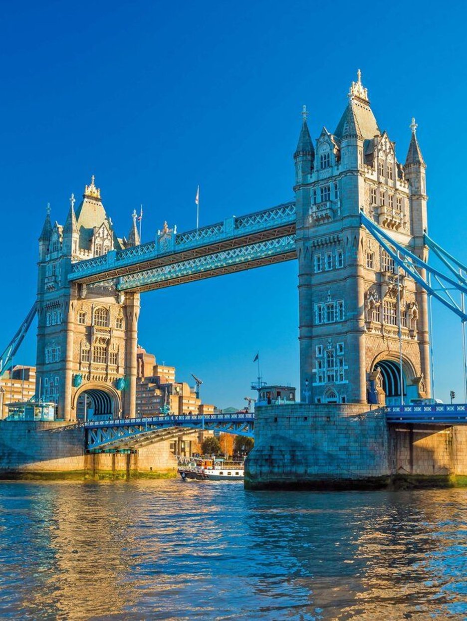 London: Along the North Thames