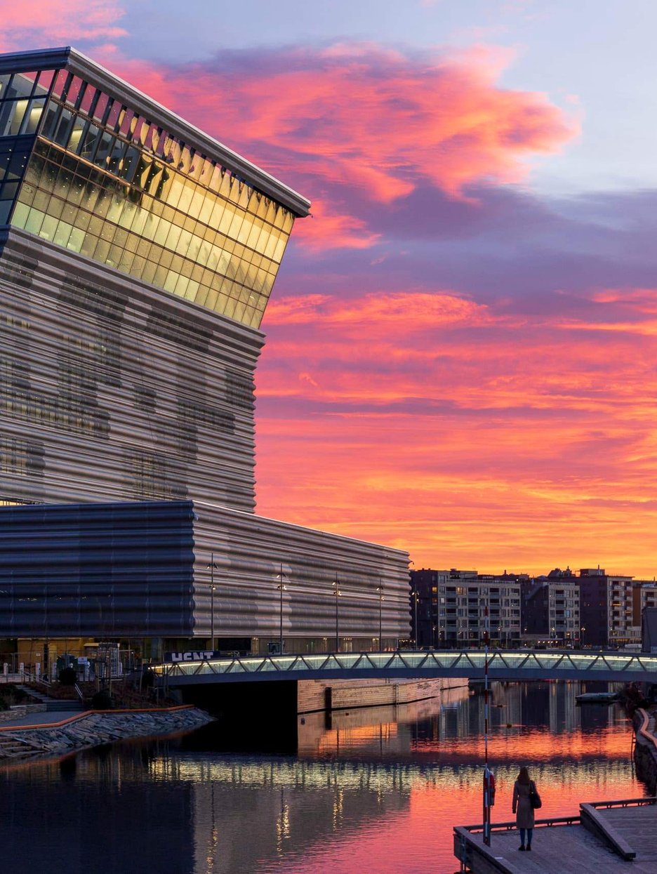 Oslo in Motion: From Gardens to Seaside Glass