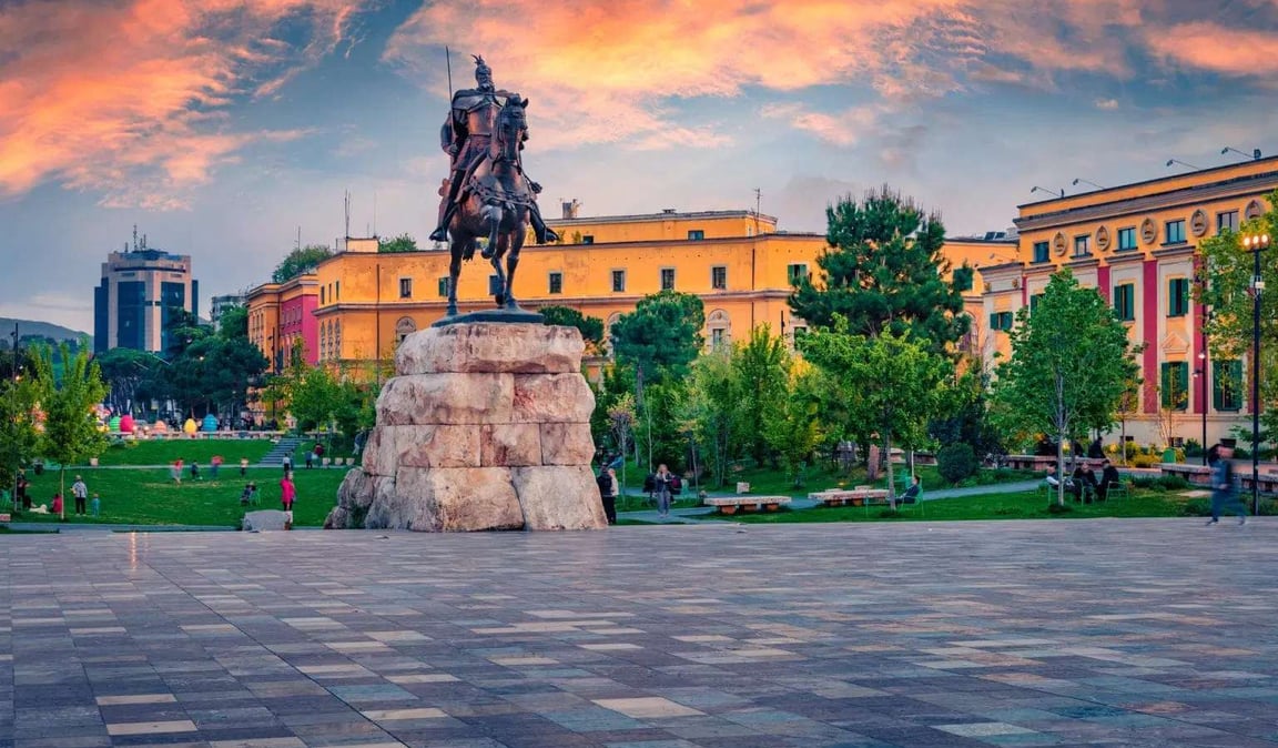 Tirana: a fusion of times