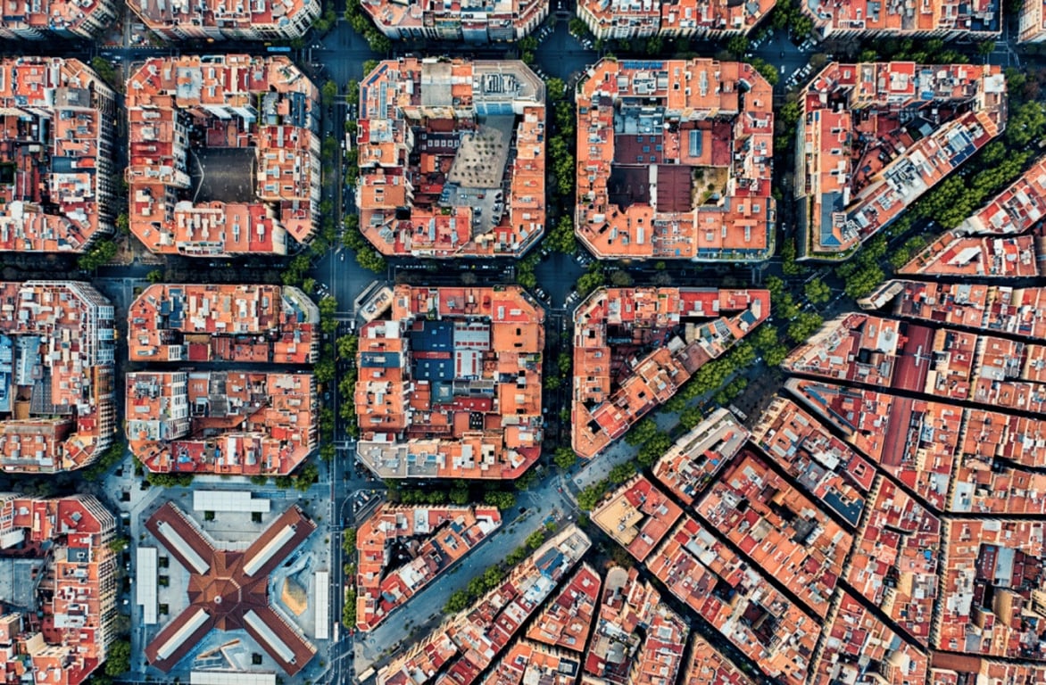 Barcelona: Eixample District Around Sagrada 
