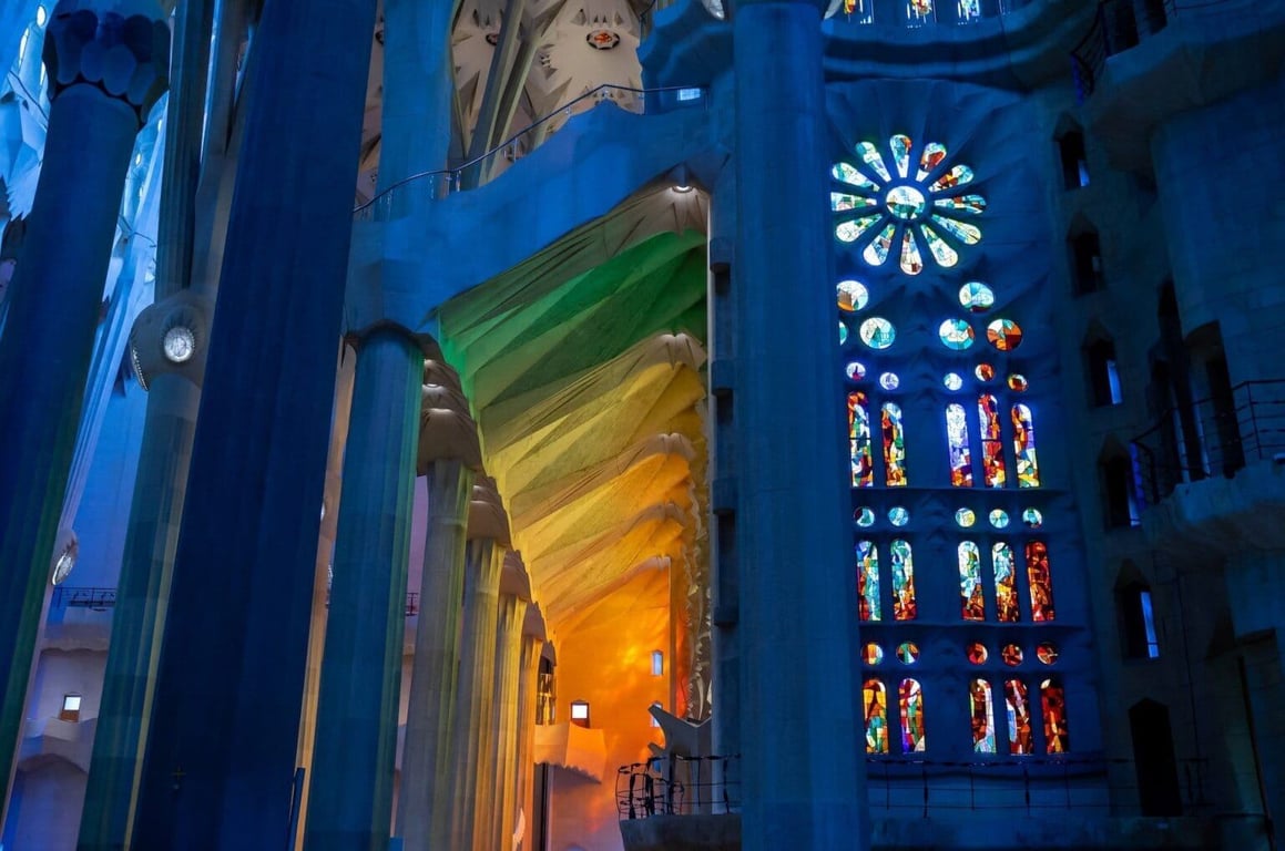 Barcelona: Stained Glass & Facades of Sagrada 