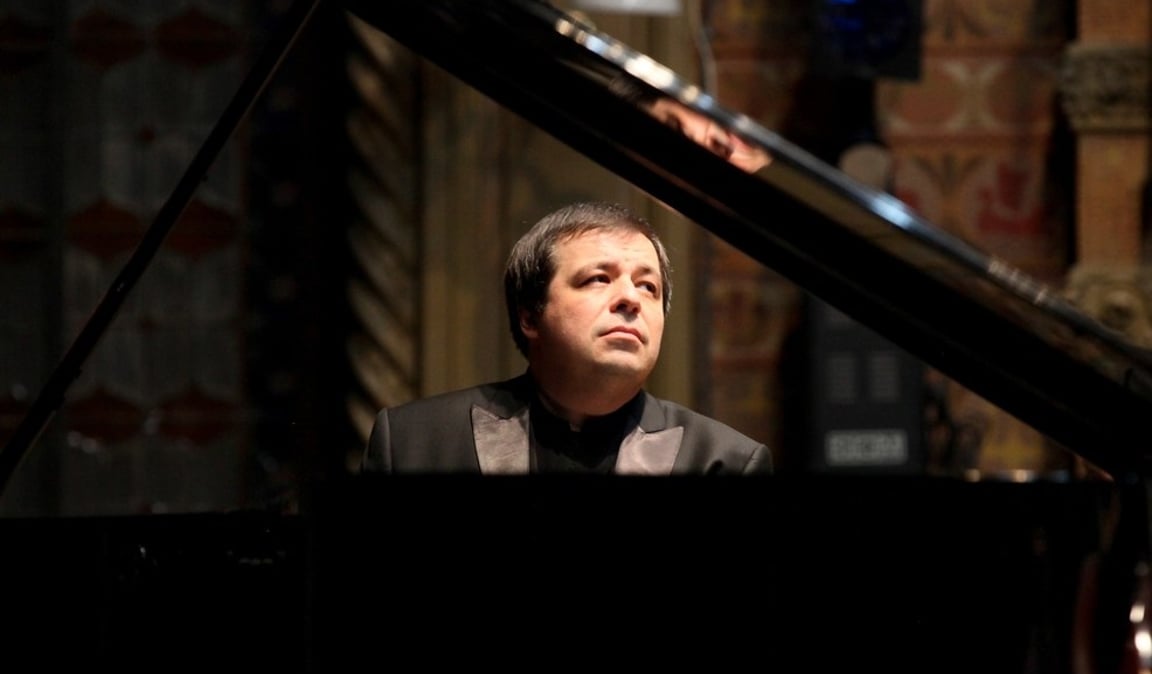 Alexey Botvinov: stories told by the piano