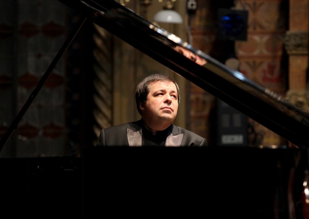 Alexey Botvinov: stories told by the piano
