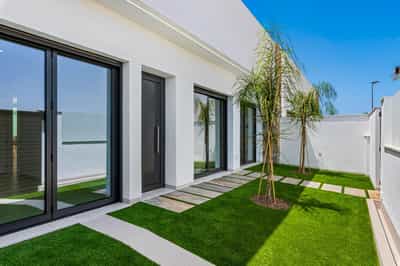 Property #COM1906PRO 3