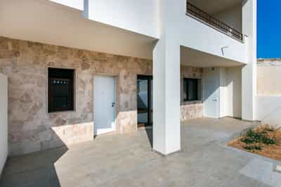 Property #COM1894PRO 3