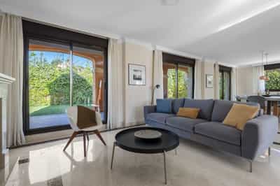 Property #COM2479PRO 1