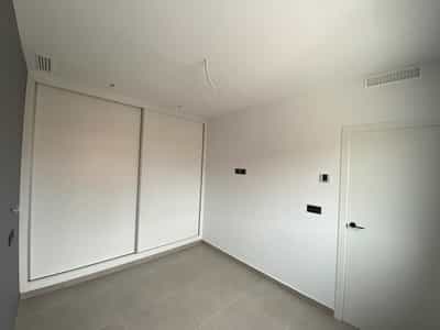 Property #COM3116PRO 3