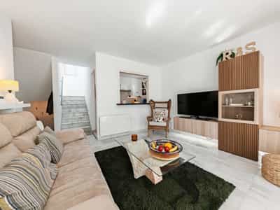 Property #COM908SHF 1