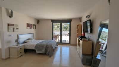 Property #TA4001OP 2