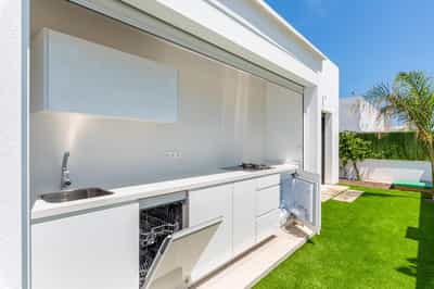 Property #COM1864PRO 1