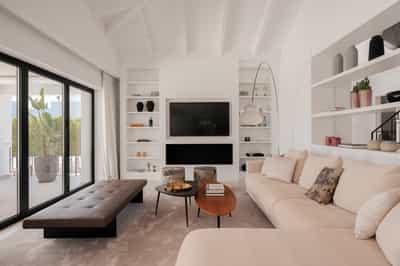 Property #COM901SHF 0