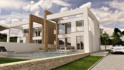 Property #COM1983PRO