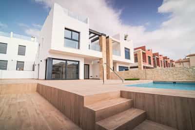 Property #COM1971PRO