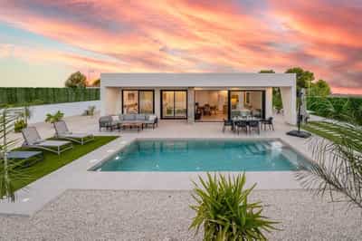 Property #COM2089PRO