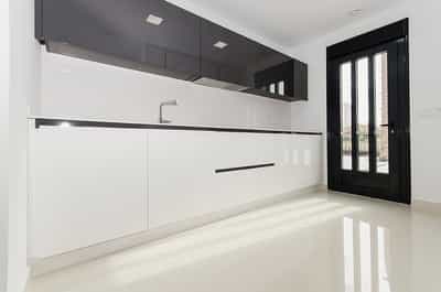 Property #COM2066PRO 2