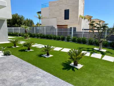 Property #COM2068PRO 2