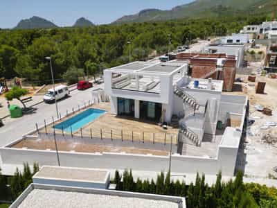 Property #COM2012PRO