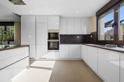 Property #COM2479PRO 2