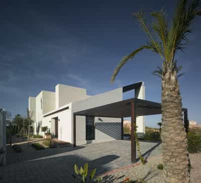 Property #COM3095PRO 2
