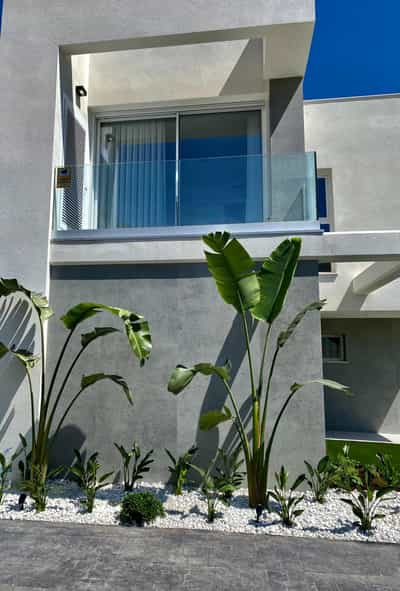 Property #COM2068PRO 3