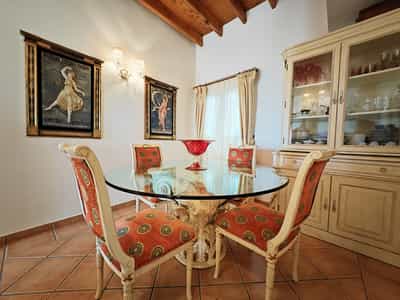 Property #COM933SHF 1
