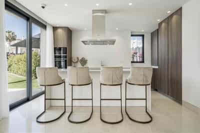 Property #COM2746PRO 2
