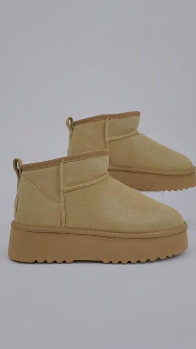STIVALETTI BEIGE PLATFORM