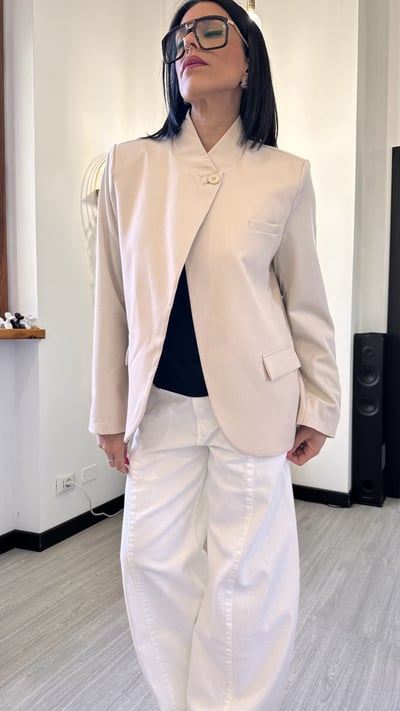 GIACCA CHIUSURA AL COLLO BEIGE