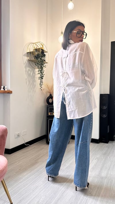 CAMICIA OVER VELATA CON FIOCCHI BIANCA