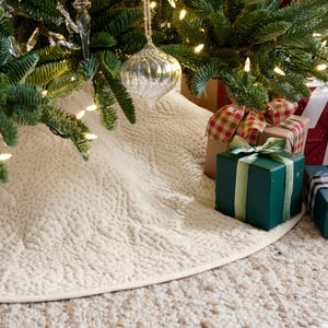 Floral Quilted Velvet Tree Skirt- White