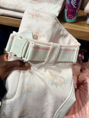 8E756A52-267F-42FA-89DB-5E07CFBACC6B