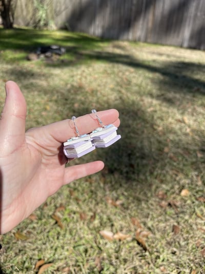 3F255A74-DD51-4B20-BDE4-63A83B04F291