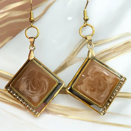 F0E53DDE-BC15-48C8-A3CA-5741C7E1C23F